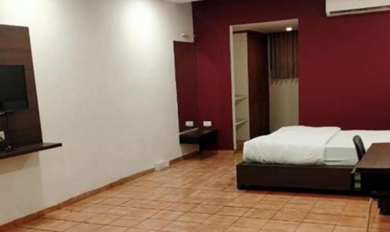 Hotel Sun N Step Club Ahmedabad Exterior photo