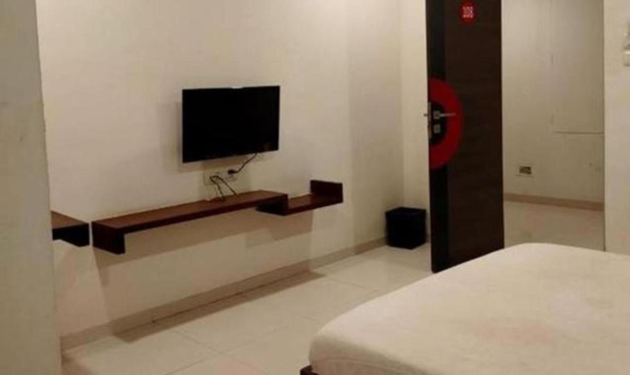 Hotel Sun N Step Club Ahmedabad Exterior photo