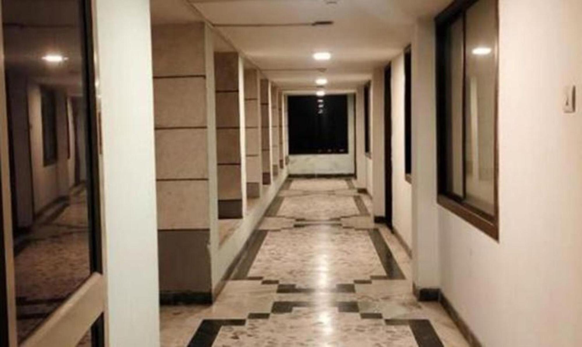 Hotel Sun N Step Club Ahmedabad Exterior photo